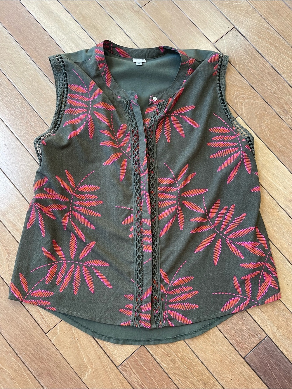 A New Day XXL Olive Green Tropical Leaf Print Sleeveless Blouse Crochet Trim